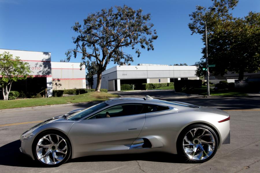  Jaguar C-X75 Concept 2010 года  (фото 42 из 126)